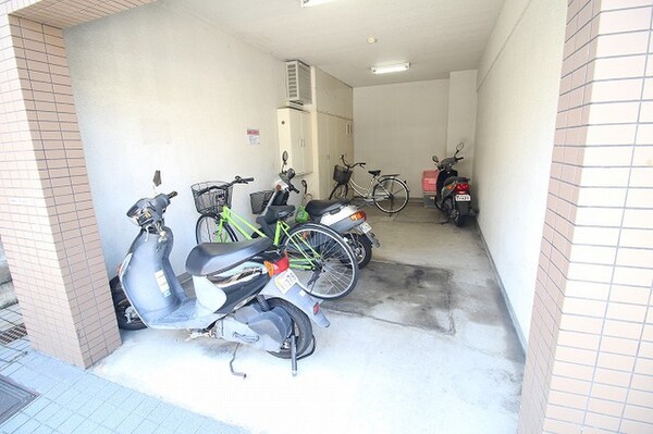 バイク置き場