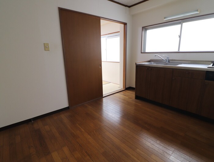 物件内観写真8　(居室)