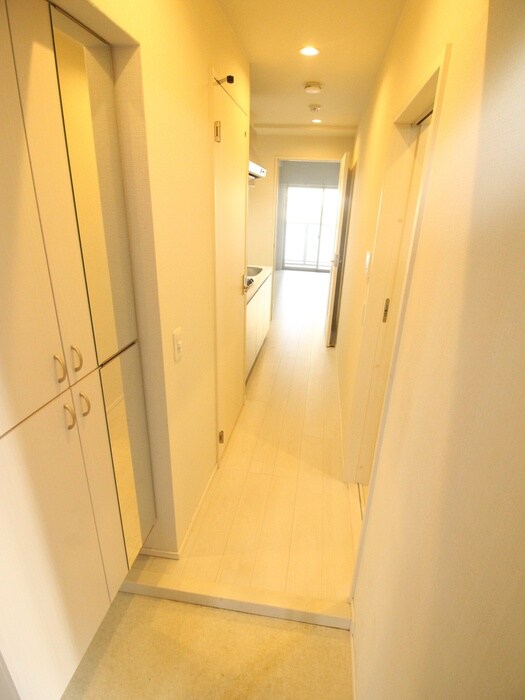 物件内観写真7　(玄関)