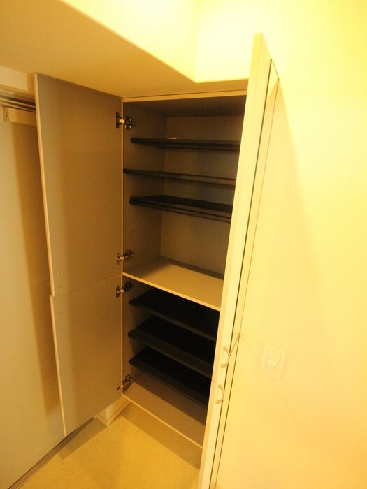 物件内観写真8　(靴箱)