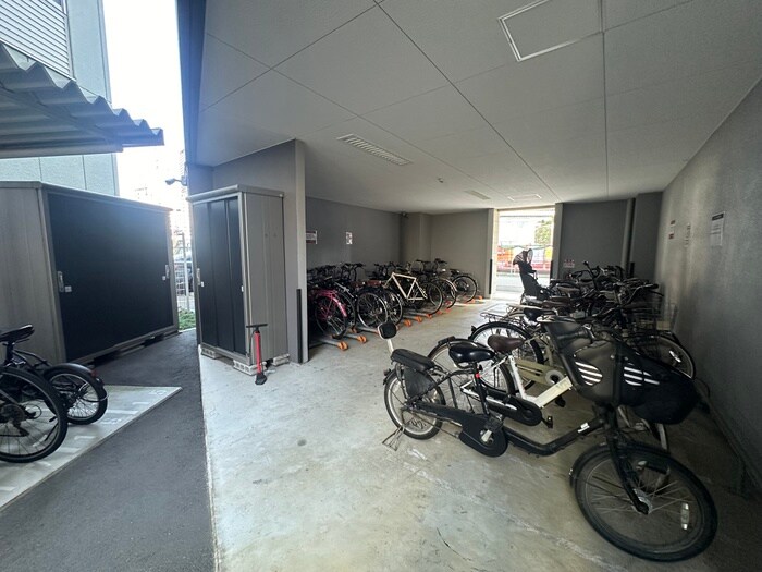 物件外観写真6　(駐輪場)