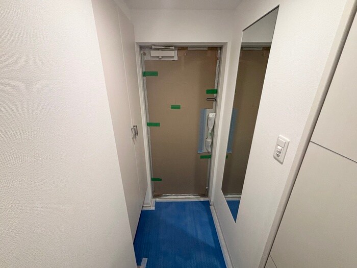 物件内観写真12　(玄関)