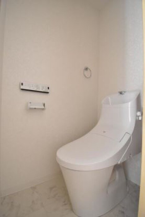 物件内観写真8　(トイレ)
