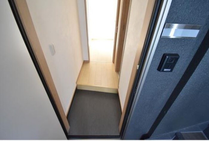 物件内観写真13　(玄関)