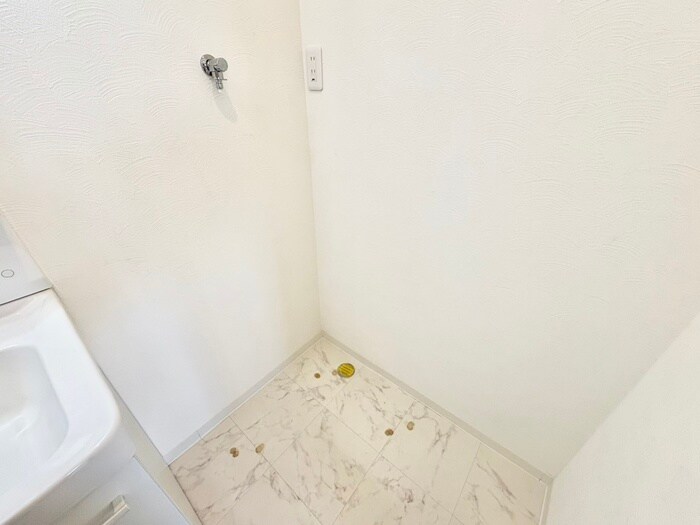 物件内観写真18　(洗濯機置場)