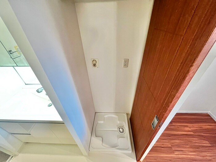 物件内観写真17　(洗濯機置場)