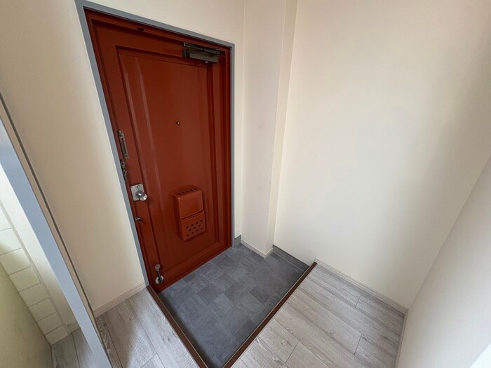 物件内観写真13　(玄関)