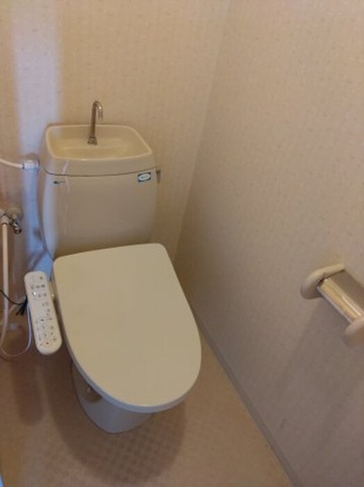 物件内観写真3　(トイレ)