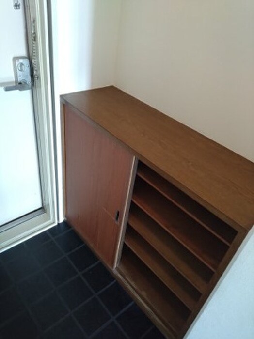 物件内観写真9　(玄関)