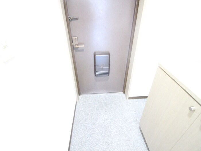 物件内観写真18　(玄関)