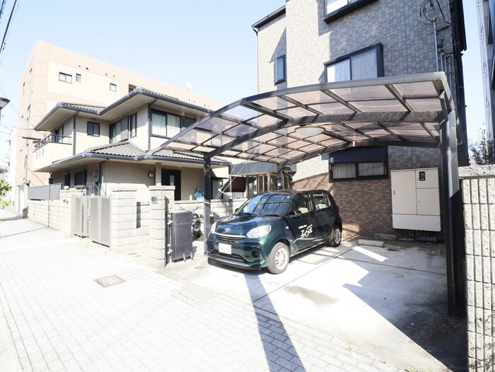 物件外観写真3　(駐車場)