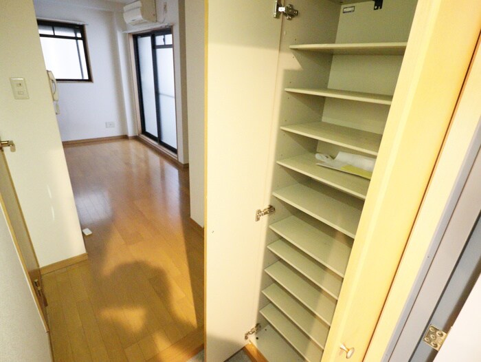 物件内観写真16　(靴箱)