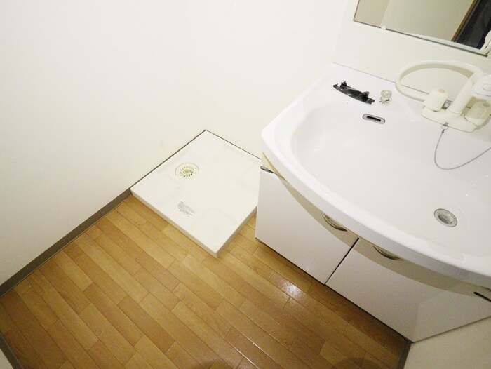 物件内観写真17　(洗濯機置場)