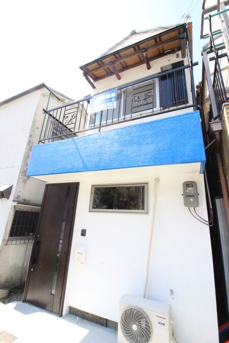 上四条町23-17　貸家外観写真