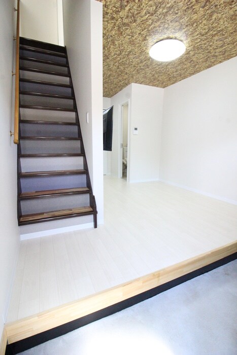 物件内観写真7　(玄関)