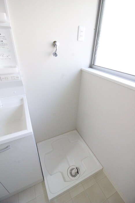 物件内観写真14　(洗濯機置場)