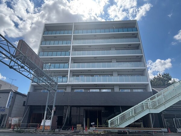建築中