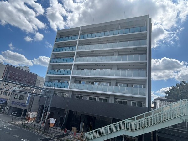 建築中