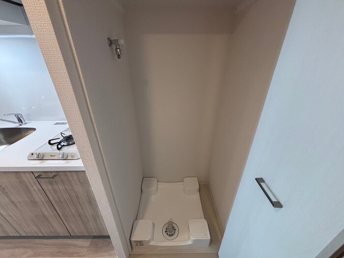 物件内観写真10　(洗濯機置場)