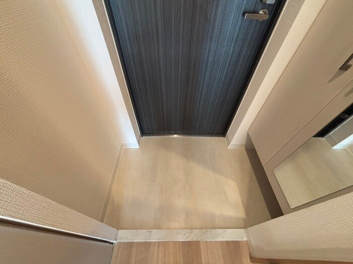 物件内観写真12　(玄関)