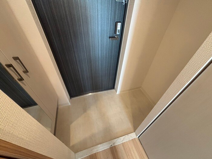 物件内観写真12　(玄関)