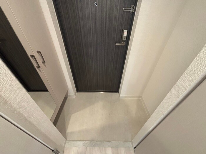 物件内観写真12　(玄関)