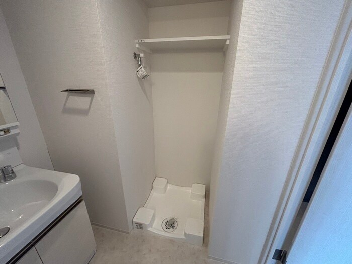 物件内観写真12　(洗濯機置場)