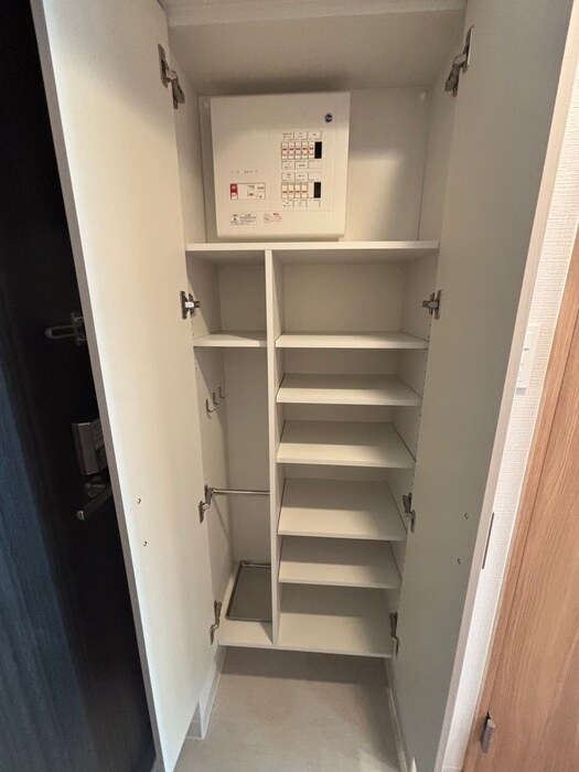 物件内観写真13　(靴箱)