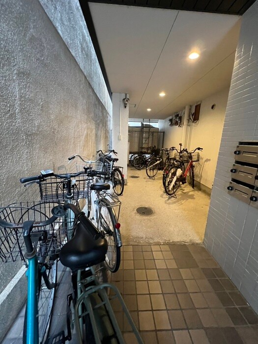 物件外観写真5　(駐輪場)