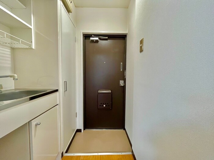 物件内観写真7　(玄関)