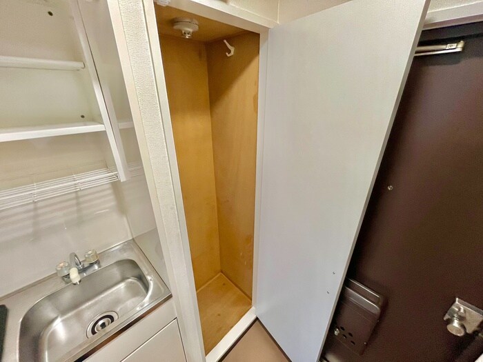 物件内観写真18　(収納)