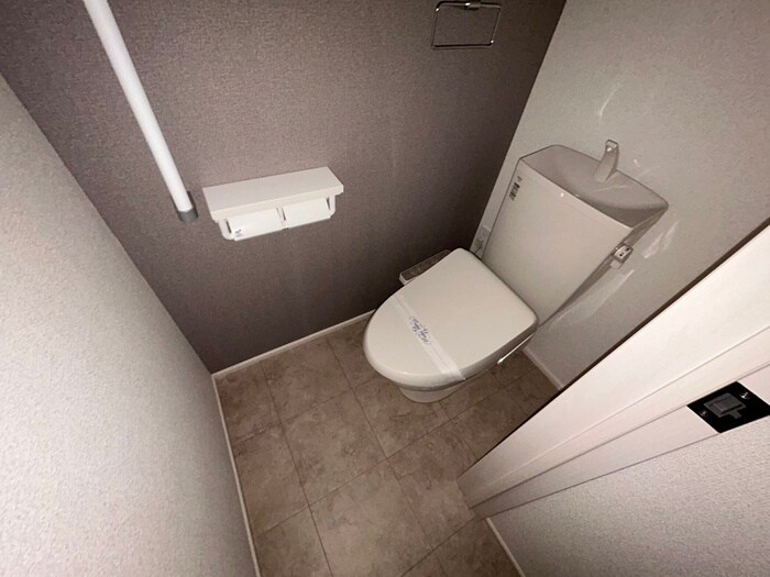物件内観写真11　(トイレ)