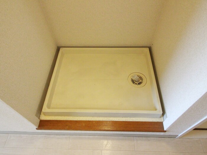 物件内観写真17　(洗濯機置場)