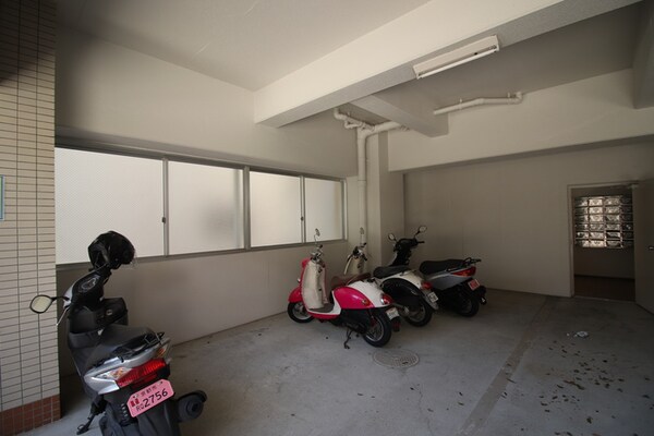 バイク置き場