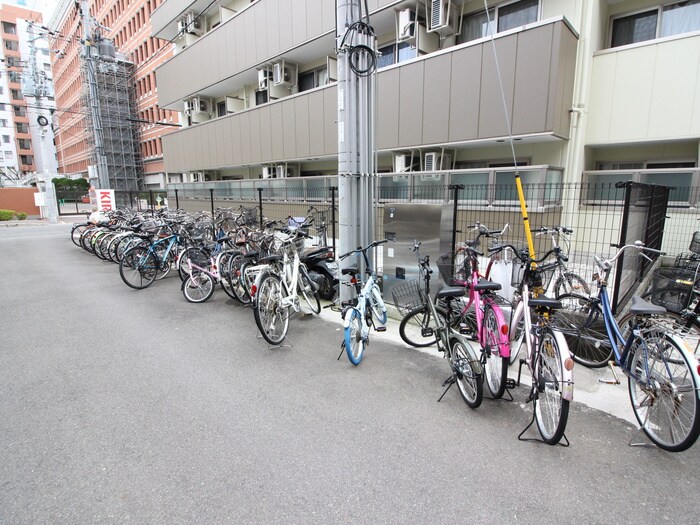 物件外観写真3　(駐輪場)