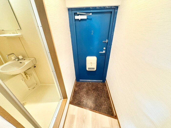 物件内観写真8　(玄関)