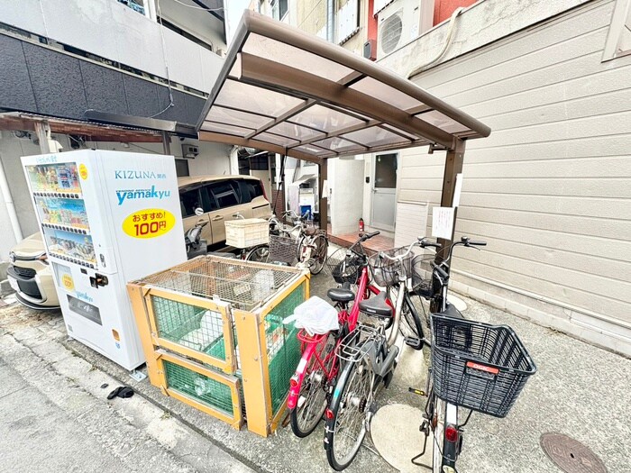 物件外観写真5　(駐輪場)