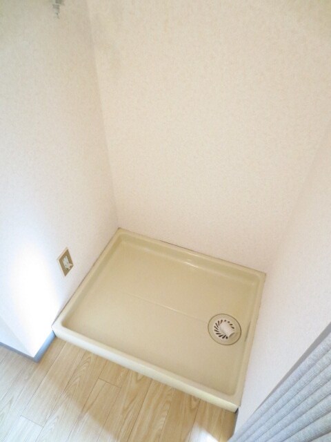 物件内観写真14　(洗濯機置場)