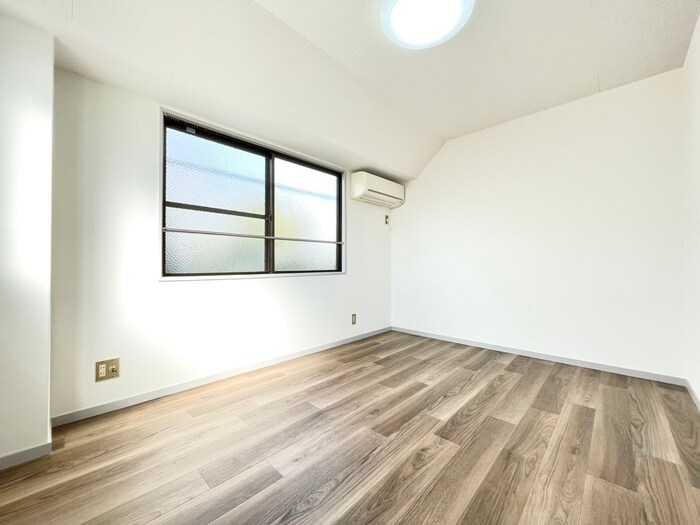 物件内観写真8　(居室)