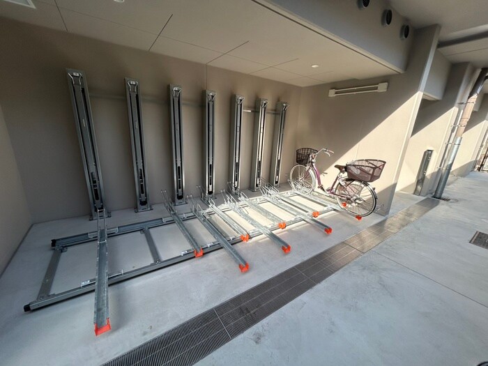 物件外観写真5　(駐輪場)