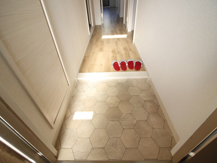 物件内観写真17　(玄関)