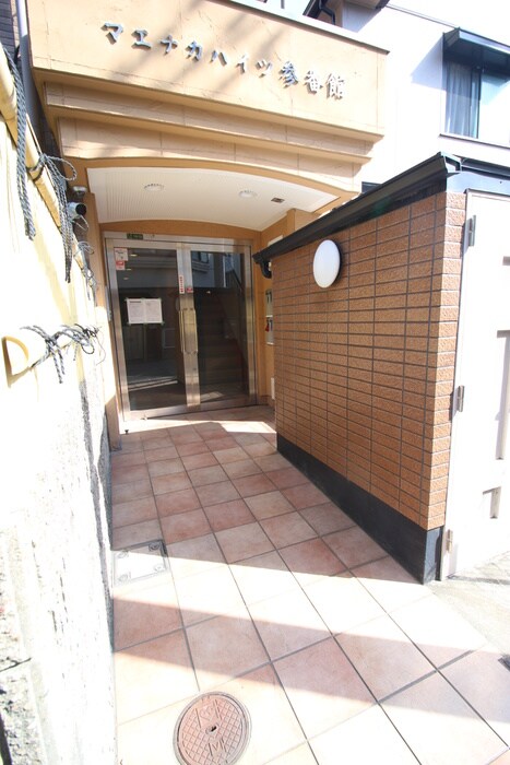 物件外観写真3　(エントランス部分)