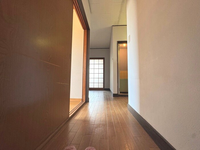物件内観写真17　(廊下)