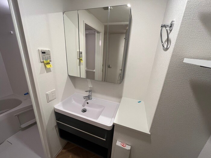 物件内観写真12　(洗面)