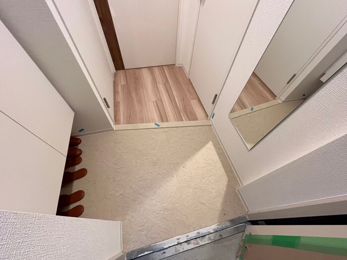 物件内観写真16　(玄関)