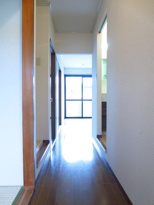 物件内観写真14　(廊下)