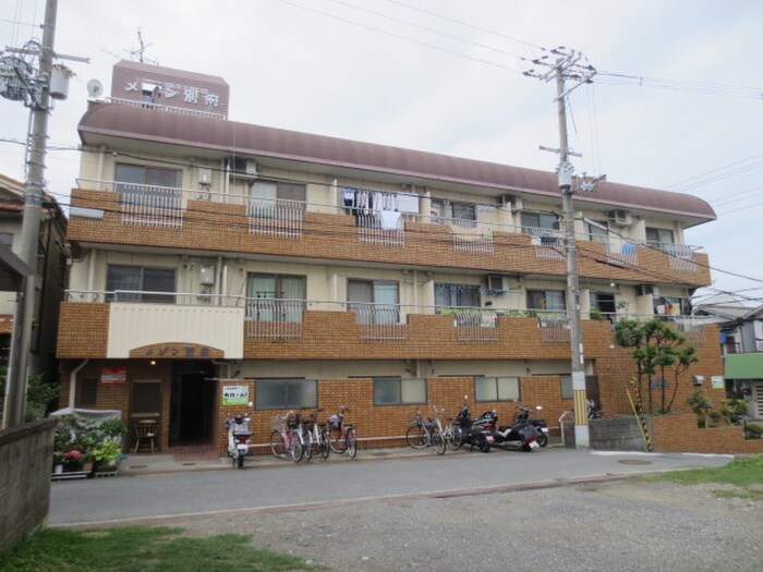 物件外観写真1　(駐車場)