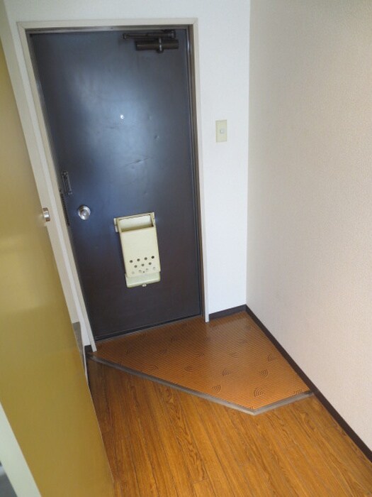 物件内観写真10　(玄関)