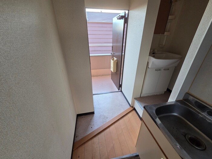 物件内観写真16　(玄関)