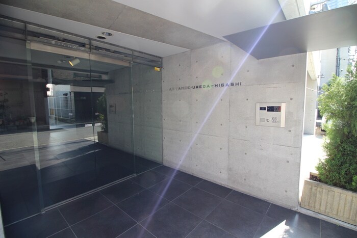 物件外観写真3　(エントランス部分)